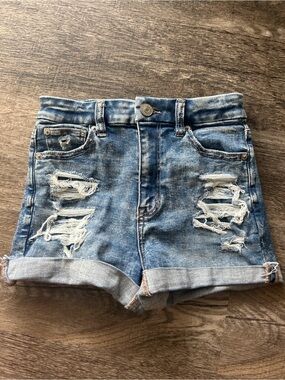 American Eagle Outfitters Distressed Rolled-Hem Jean Shorts in Light Blue